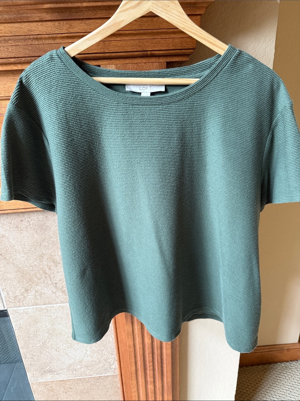 LOFT Short Sleeve Textured Tee in green